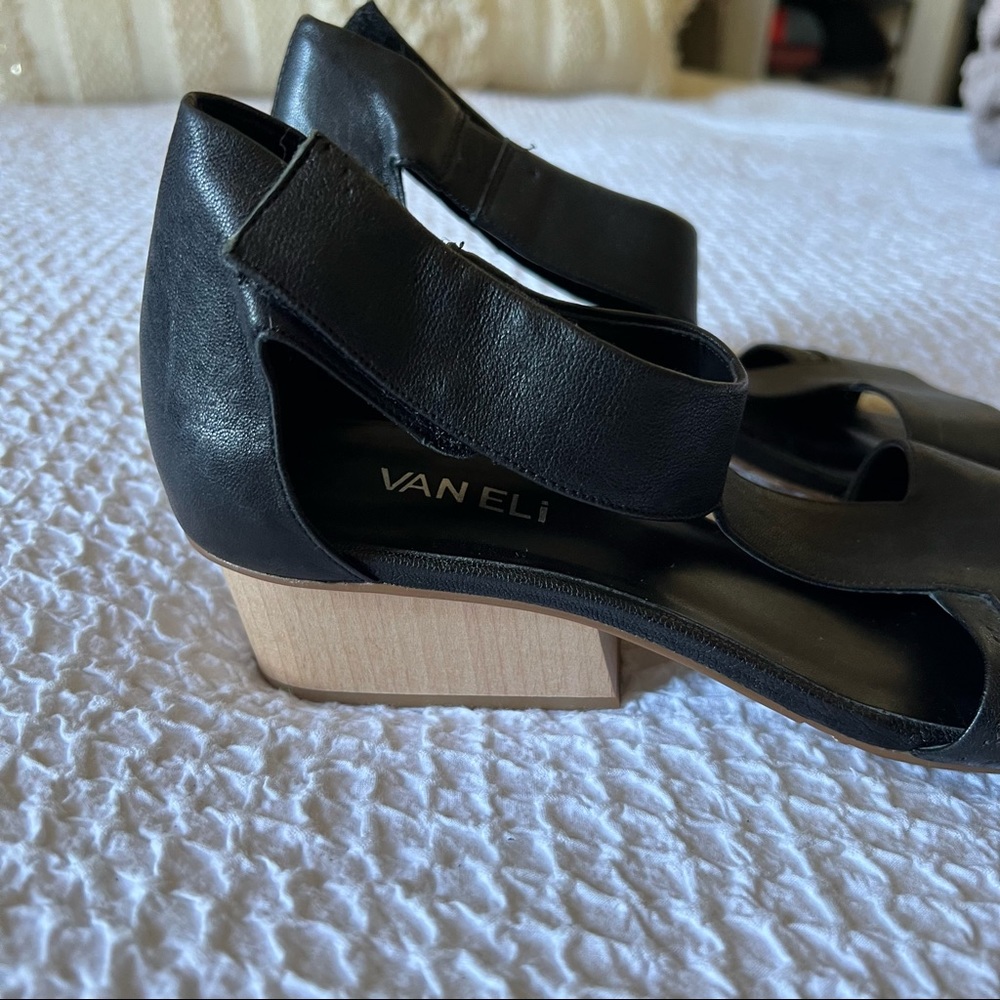 Van Eli Heels - image 4